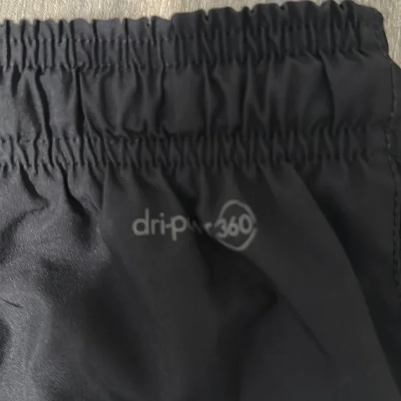 Russell boys short, size 6/7. Gray/black. Drawstring front, elastic waste. - Picture 5 of 6